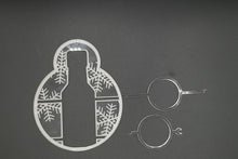 Load image into Gallery viewer, Mini liquor bottle holder acrylic snowflake ornament