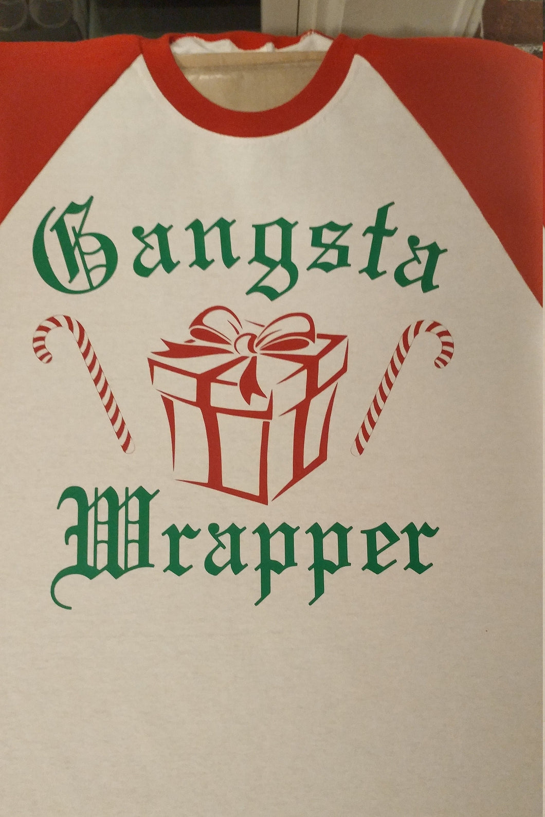 Gangsta wrapper raglan T